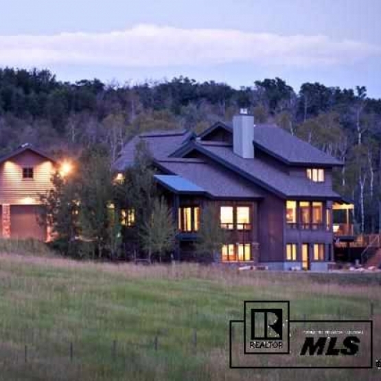 Big Valley Ranch - Sleek mountain home situated on 15 acres 