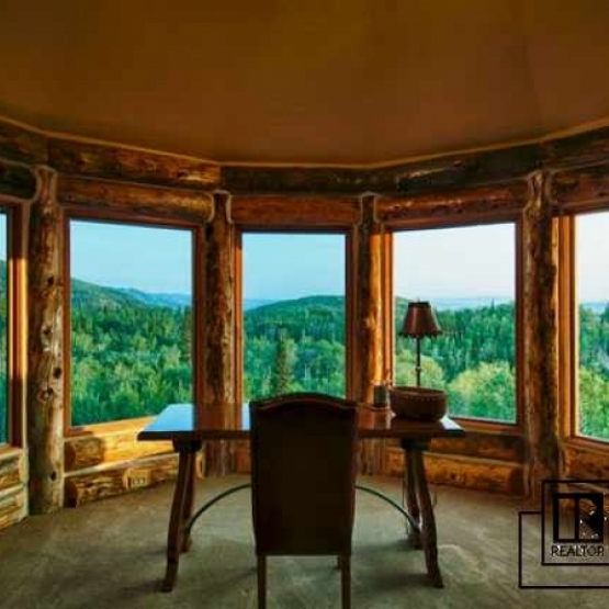 Outdoorsman Retreat - Ultimate in privacy and 300 degree unobstructed views.<br />
