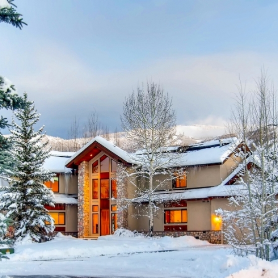 Elegant Mountain Home  - Stunning Fairway Meadows 4+BR home 